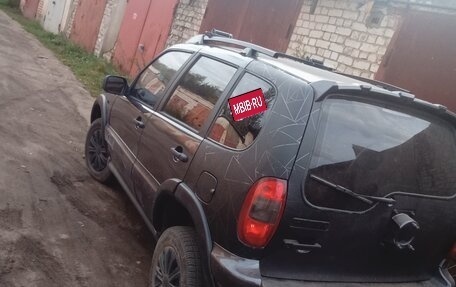 Chevrolet Niva I рестайлинг, 2004 год, 300 000 рублей, 1 фотография