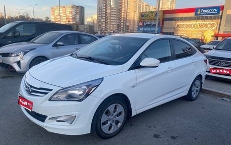 Hyundai Solaris II рестайлинг, 2015 год, 1 250 000 рублей, 1 фотография