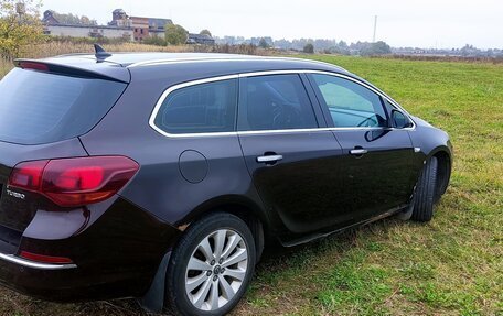 Opel Astra J, 2013 год, 600 000 рублей, 4 фотография