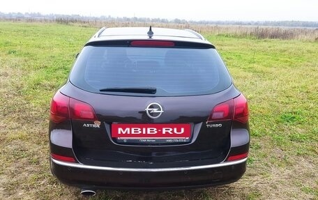 Opel Astra J, 2013 год, 600 000 рублей, 3 фотография