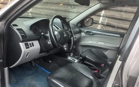 Mitsubishi Pajero Sport II рестайлинг, 2013 год, 2 100 000 рублей, 4 фотография