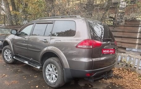 Mitsubishi Pajero Sport II рестайлинг, 2013 год, 2 100 000 рублей, 3 фотография