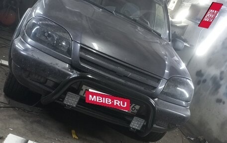 Chevrolet Niva I рестайлинг, 2004 год, 300 000 рублей, 3 фотография