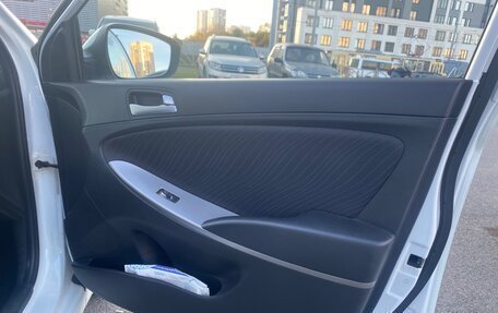 Hyundai Solaris II рестайлинг, 2015 год, 1 250 000 рублей, 12 фотография