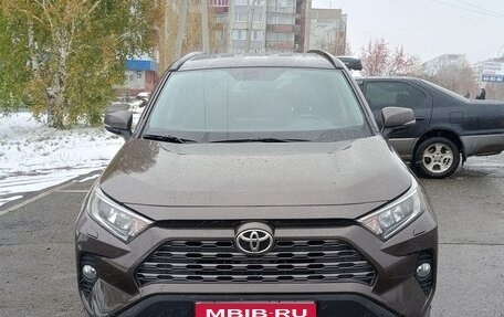 Toyota RAV4, 2021 год, 2 600 000 рублей, 1 фотография