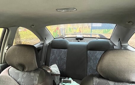 Mitsubishi Mirage VI рестайлинг, 2001 год, 350 000 рублей, 14 фотография