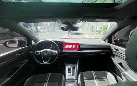 Volkswagen Golf VIII, 2021 год, 1 710 000 рублей, 9 фотография