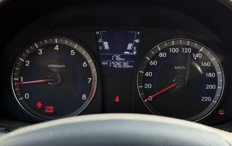 Hyundai Solaris II рестайлинг, 2011 год, 630 000 рублей, 7 фотография