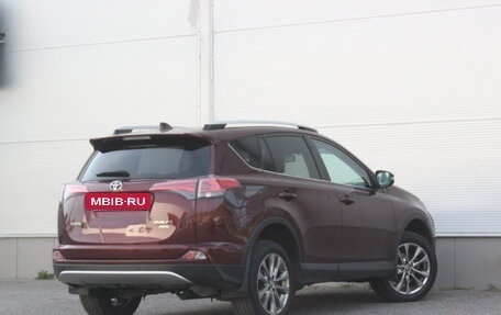 Toyota RAV4, 2019 год, 2 417 000 рублей, 2 фотография