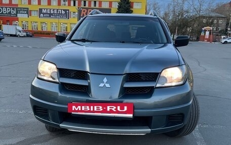 Mitsubishi Outlander III рестайлинг 3, 2003 год, 660 000 рублей, 9 фотография