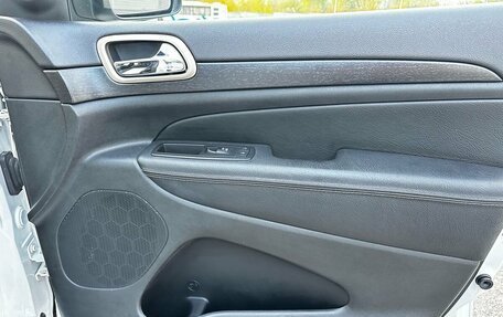 Jeep Grand Cherokee, 2013 год, 2 100 000 рублей, 21 фотография