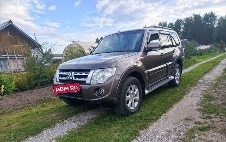 Mitsubishi Pajero IV, 2013 год, 2 500 000 рублей, 3 фотография