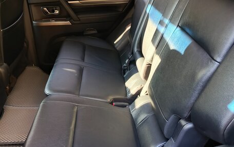 Mitsubishi Pajero IV, 2013 год, 2 500 000 рублей, 13 фотография