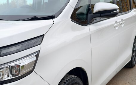 Toyota Voxy III, 2018 год, 2 400 000 рублей, 13 фотография