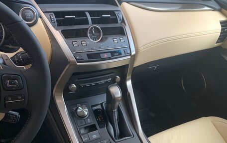 Lexus NX I, 2019 год, 3 900 000 рублей, 4 фотография