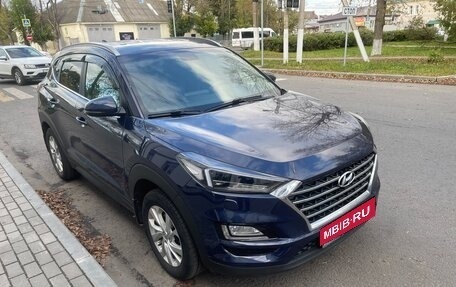Hyundai Tucson III, 2019 год, 2 300 000 рублей, 2 фотография
