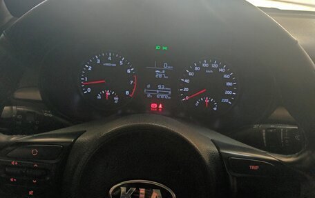 KIA Rio IV, 2018 год, 710 000 рублей, 7 фотография
