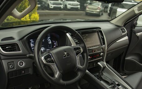 Mitsubishi Pajero Sport III рестайлинг, 2022 год, 3 795 000 рублей, 26 фотография