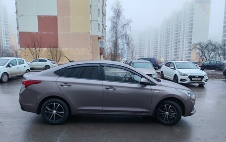 Hyundai Solaris II рестайлинг, 2018 год, 1 300 000 рублей, 5 фотография
