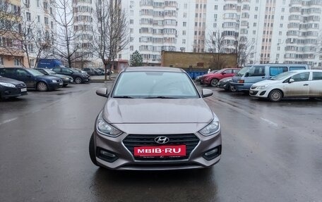 Hyundai Solaris II рестайлинг, 2018 год, 1 300 000 рублей, 3 фотография