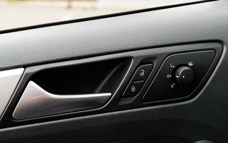 Volkswagen Jetta VI, 2012 год, 999 000 рублей, 15 фотография