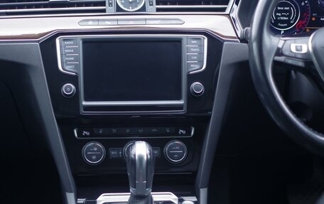 Volkswagen Passat B8 рестайлинг, 2016 год, 1 699 000 рублей, 8 фотография