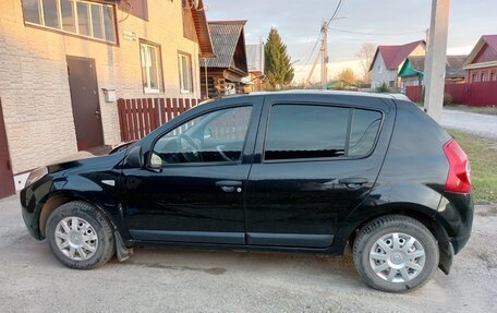 Renault Sandero I, 2013 год, 610 000 рублей, 2 фотография