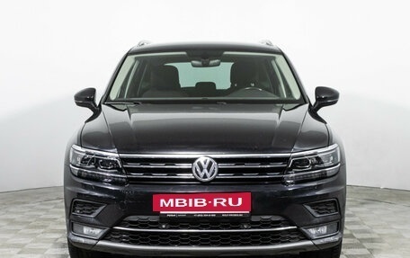 Volkswagen Tiguan II, 2018 год, 2 499 900 рублей, 2 фотография