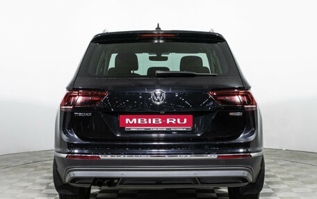 Volkswagen Tiguan II, 2018 год, 2 499 900 рублей, 6 фотография