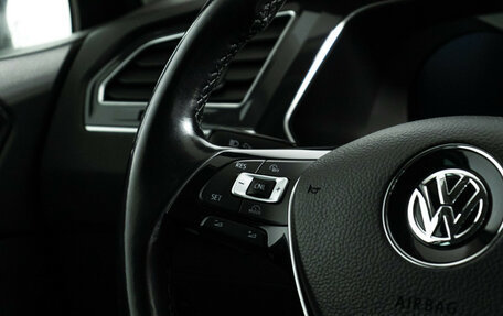 Volkswagen Tiguan II, 2018 год, 2 499 900 рублей, 19 фотография