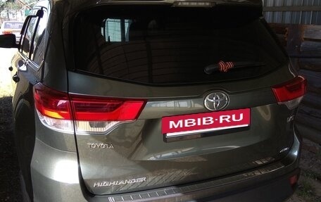 Toyota Highlander III, 2017 год, 3 995 000 рублей, 8 фотография