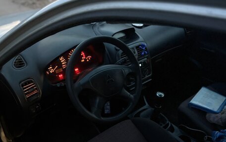 Mitsubishi Carisma I, 2001 год, 165 000 рублей, 5 фотография