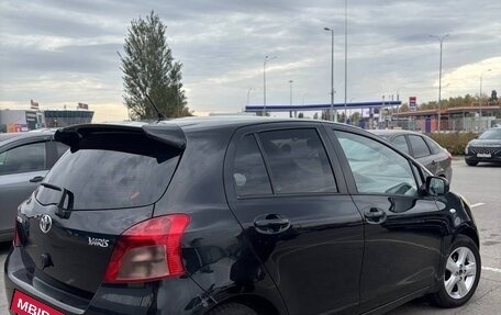 Toyota Yaris III рестайлинг, 2008 год, 530 000 рублей, 4 фотография