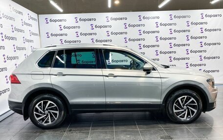 Volkswagen Tiguan II, 2018 год, 2 570 000 рублей, 6 фотография