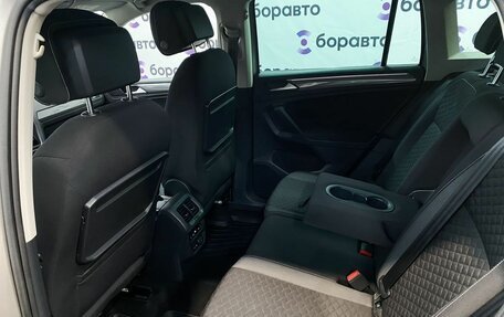 Volkswagen Tiguan II, 2018 год, 2 570 000 рублей, 14 фотография