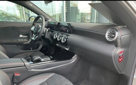 Mercedes-Benz CLA, 2022 год, 4 800 000 рублей, 3 фотография