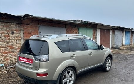 Mitsubishi Outlander III рестайлинг 3, 2008 год, 899 950 рублей, 3 фотография