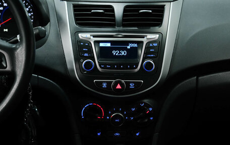 Hyundai Solaris II рестайлинг, 2015 год, 835 000 рублей, 13 фотография