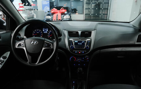 Hyundai Solaris II рестайлинг, 2015 год, 835 000 рублей, 12 фотография