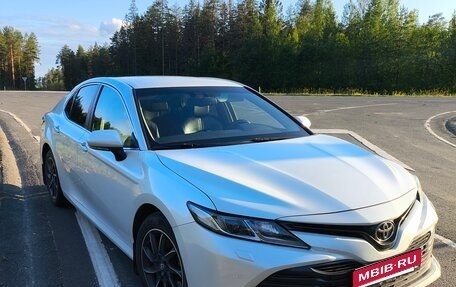 Toyota Camry, 2021 год, 2 800 000 рублей, 1 фотография