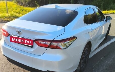 Toyota Camry, 2021 год, 2 800 000 рублей, 2 фотография