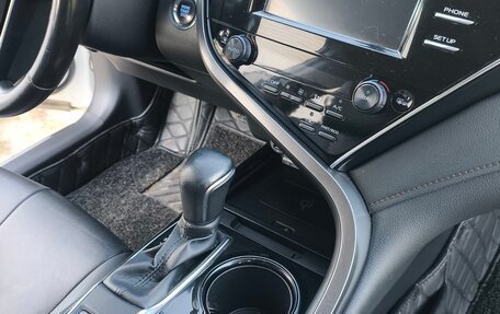 Toyota Camry, 2021 год, 2 800 000 рублей, 13 фотография