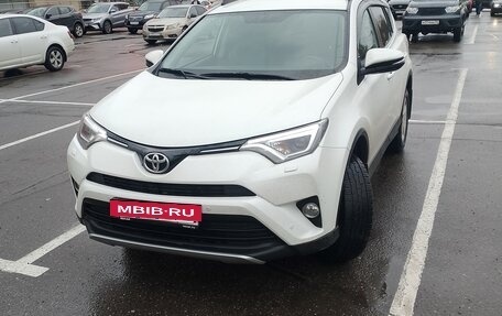 Toyota RAV4, 2019 год, 2 930 000 рублей, 2 фотография