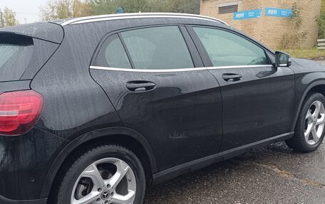 Mercedes-Benz GLA, 2018 год, 1 900 000 рублей, 4 фотография