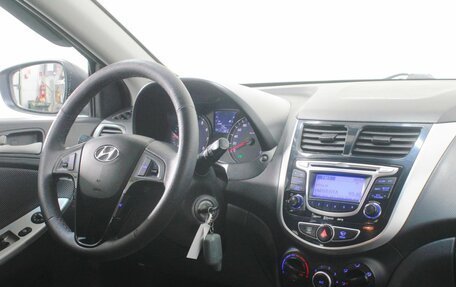 Hyundai Solaris II рестайлинг, 2013 год, 690 000 рублей, 11 фотография
