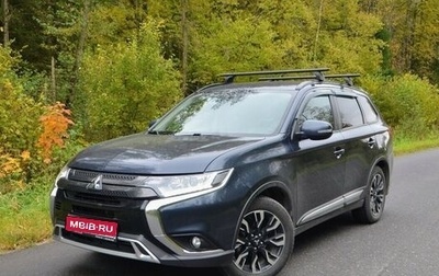 Mitsubishi Outlander III рестайлинг 3, 2021 год, 2 200 000 рублей, 1 фотография