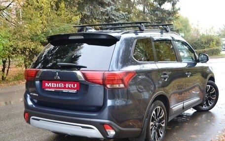 Mitsubishi Outlander III рестайлинг 3, 2021 год, 2 200 000 рублей, 4 фотография