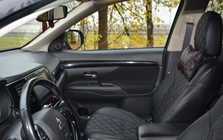 Mitsubishi Outlander III рестайлинг 3, 2021 год, 2 200 000 рублей, 12 фотография