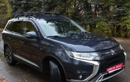 Mitsubishi Outlander III рестайлинг 3, 2021 год, 2 200 000 рублей, 6 фотография