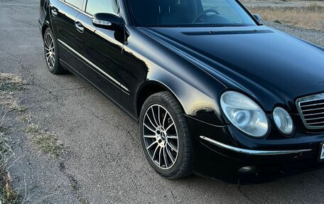 Mercedes-Benz E-Класс, 2005 год, 1 000 000 рублей, 3 фотография